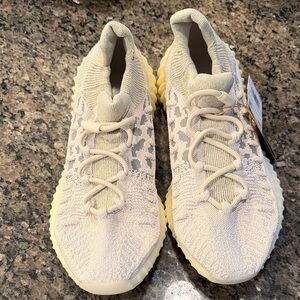 Yeezy Boost 350 V2 CMPCT Cream